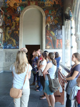 Picture of students at Palacio de Cortes